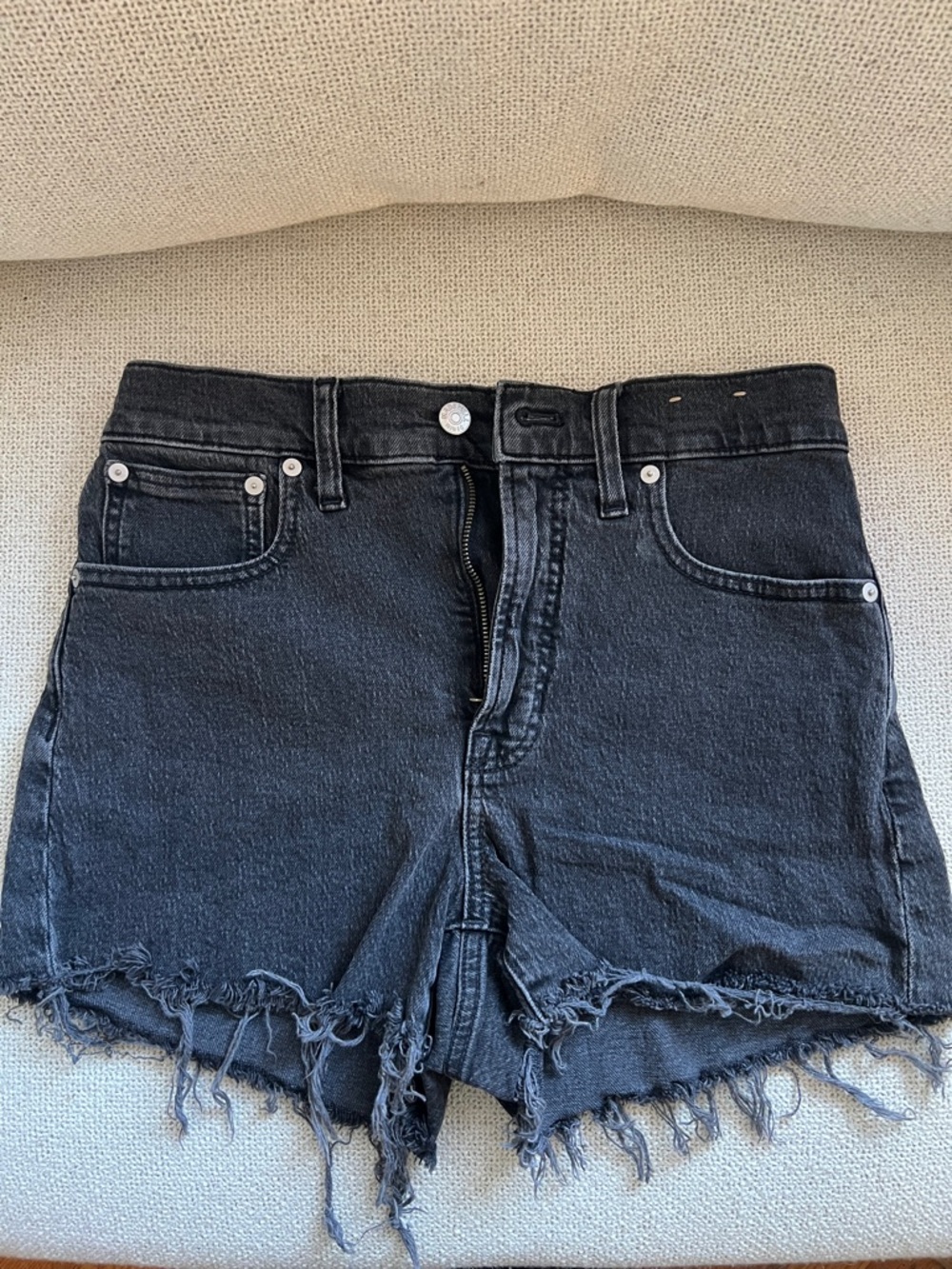 Madewell The Perfect Jean Short in Black Frayed Hem Women’s Denim Shorts